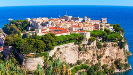La Rocca di Monaco, il quartiere di Monaco-Ville visto dal mare